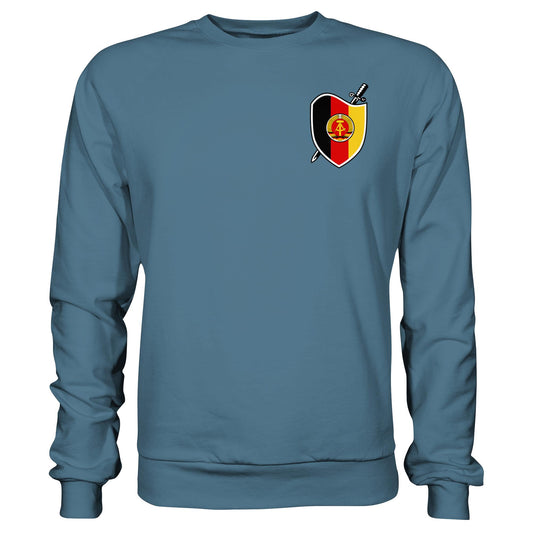 DDR Ostalgie Pullover Unisex • SIGNÉ STAATSSICHERHEIT (BRUST)